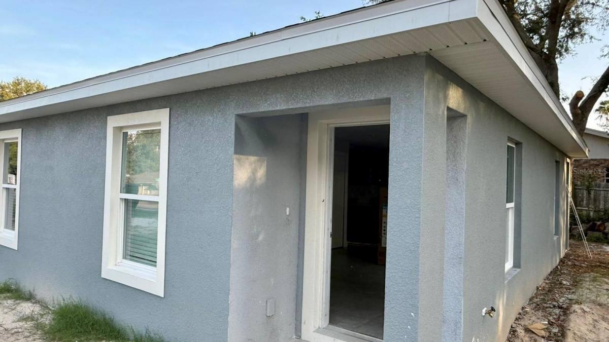 Townhouse for rent at 192 Julie Lane #1, Auburndale, FL 33823