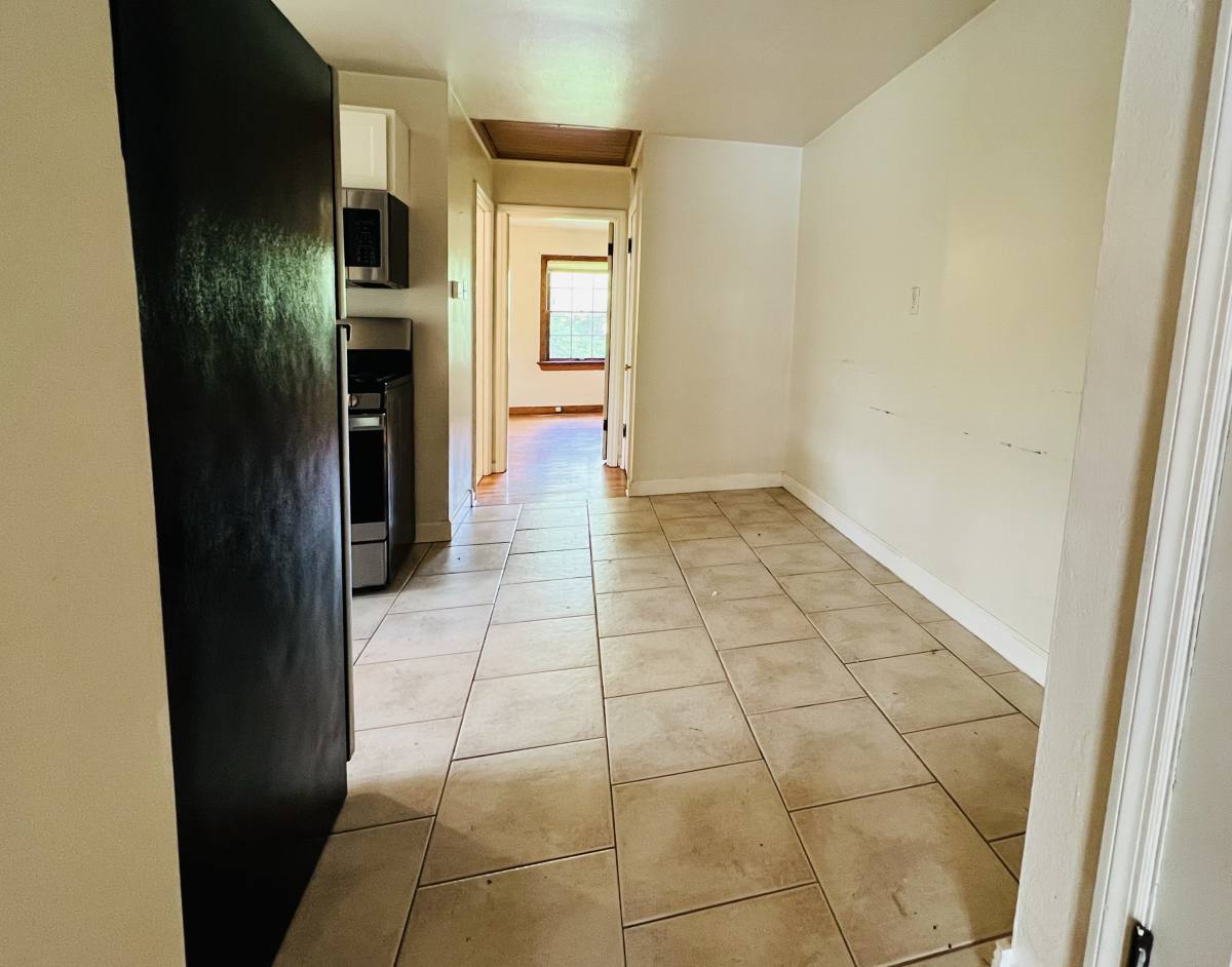 Townhouse for rent at 2262 Woodson Rd, Saint Louis, MO 63114