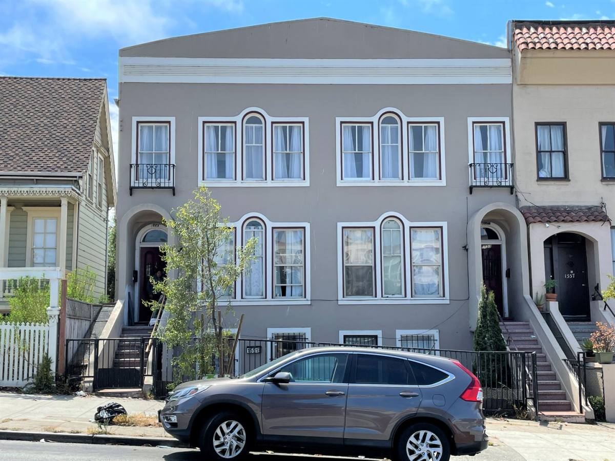 Apartment for rent at 1551 Oakdale Ave, San Francisco, CA 94124