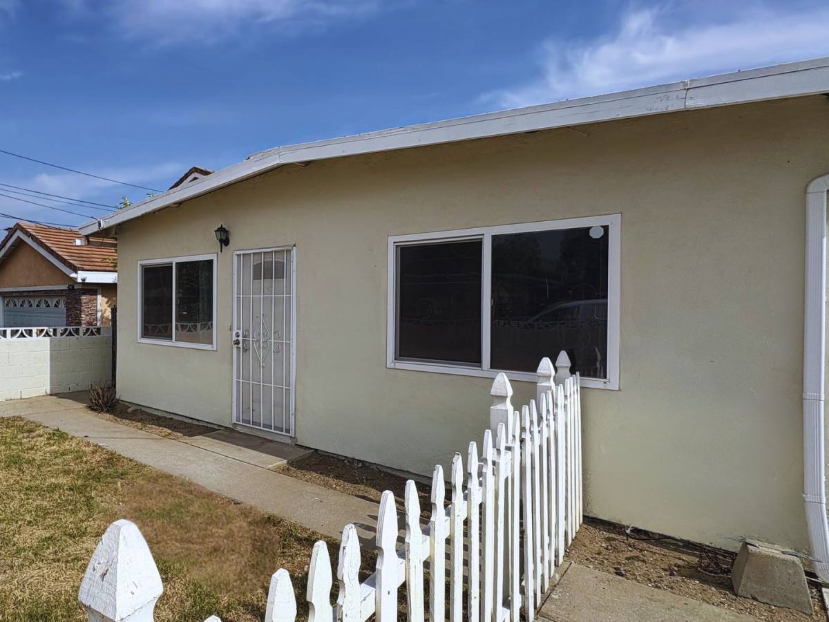 House for rent at 10371 24th St, Rancho Cucamonga, CA 91730