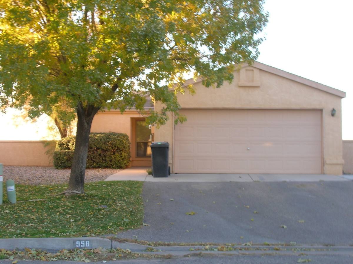 House for rent at 956 Harrison Dr NE, Rio Rancho, NM 87124
