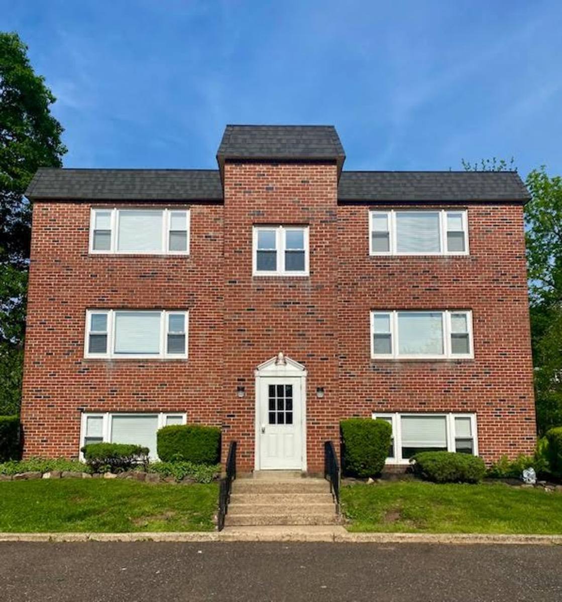 Apartment for rent at 405 Penn St, Spring City, PA 19475