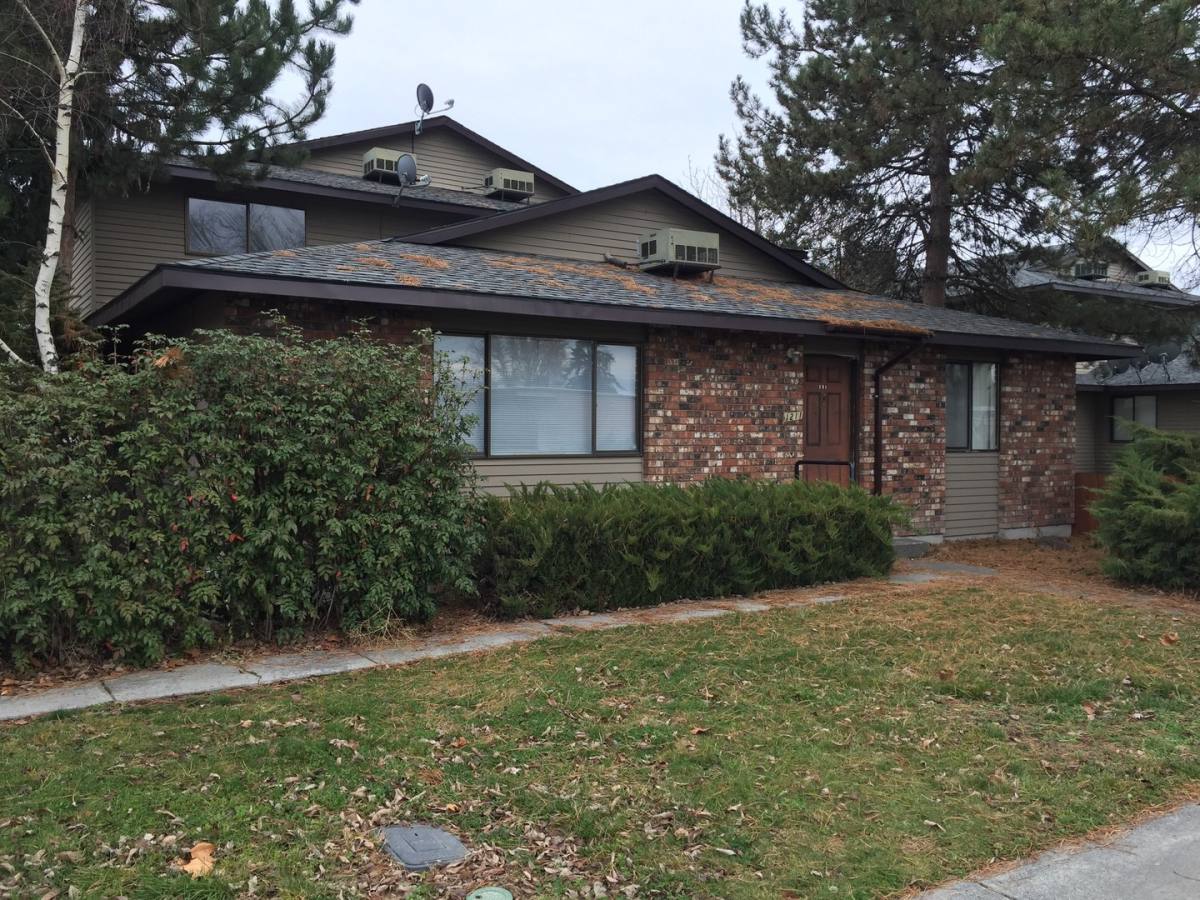 Apartment for rent at 1215 W Ivy Ave, Moses Lake, WA 98837