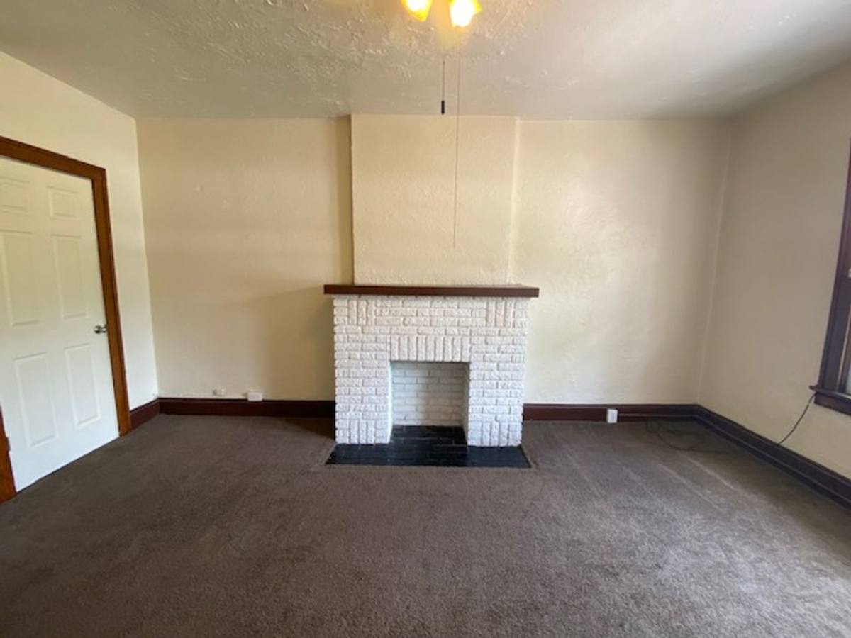 Apartment for rent at 23-27 Charlotte St, Akron, OH 44303