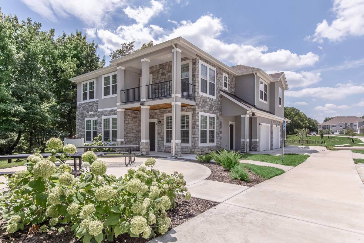 Apartment for rent at 15100 Lamar Ave, Overland Park, KS 66223