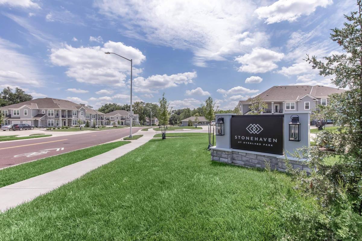 Apartment for rent at 15100 Lamar Ave, Overland Park, KS 66223