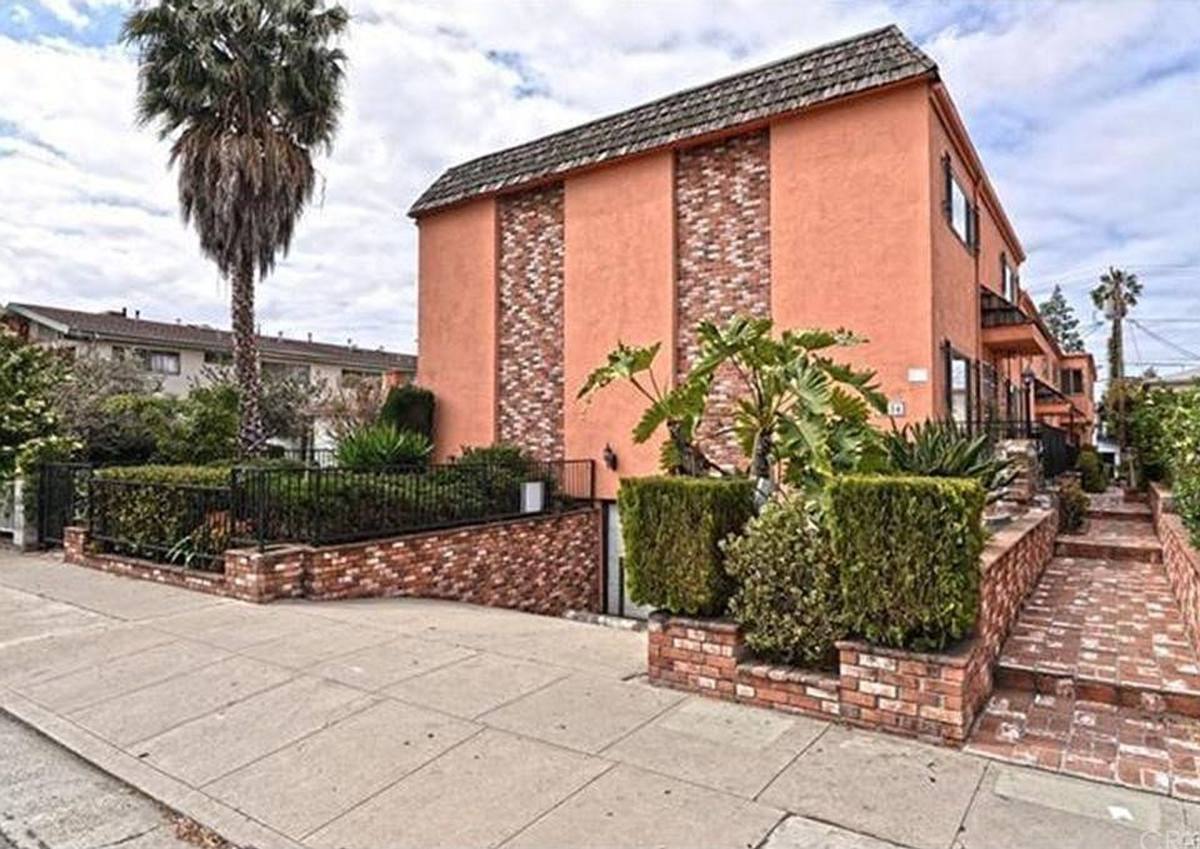Townhouse for rent at 1434 Berkeley St, Santa Monica, CA 90404