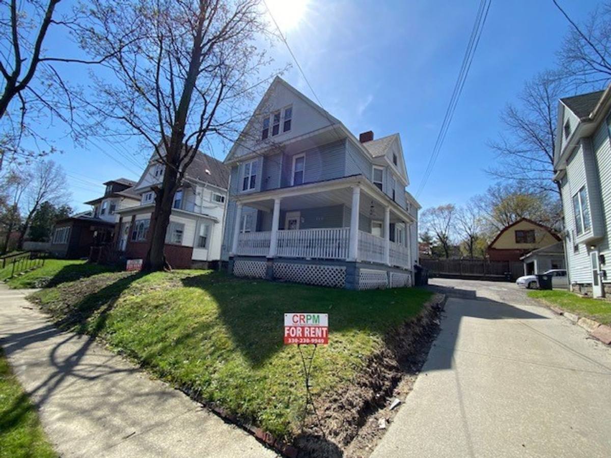 Apartment for rent at 124 Beck Ave, Akron, OH 44302