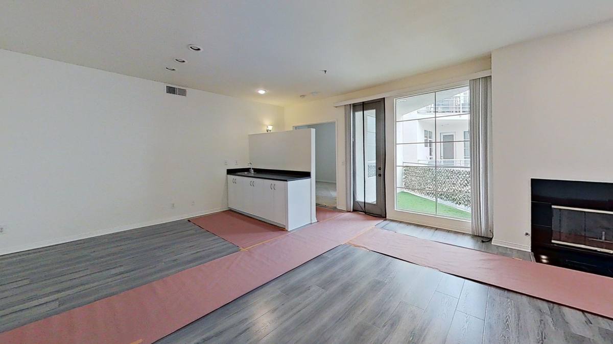 Condo for rent at 5350 White Oak Ave, Encino, CA 91316