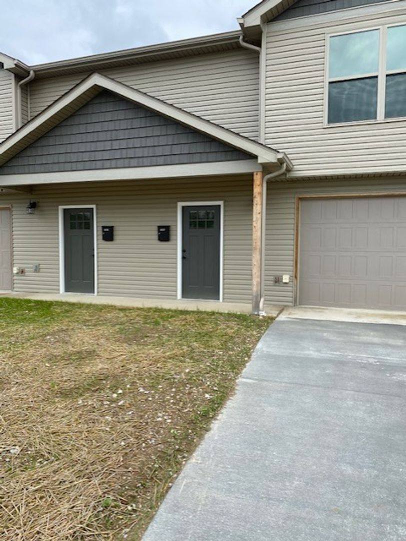 House for rent at 1907 E Ninth St, Washington, MO 63090