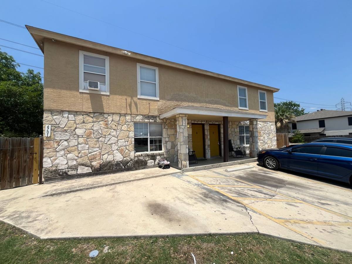Townhouse for rent at 6705 Brothers Lane, San Antonio, TX 78239