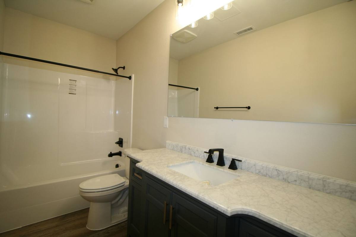 Apartment for rent at 965 NE Forest Lane, Cascade Locks, OR 97014