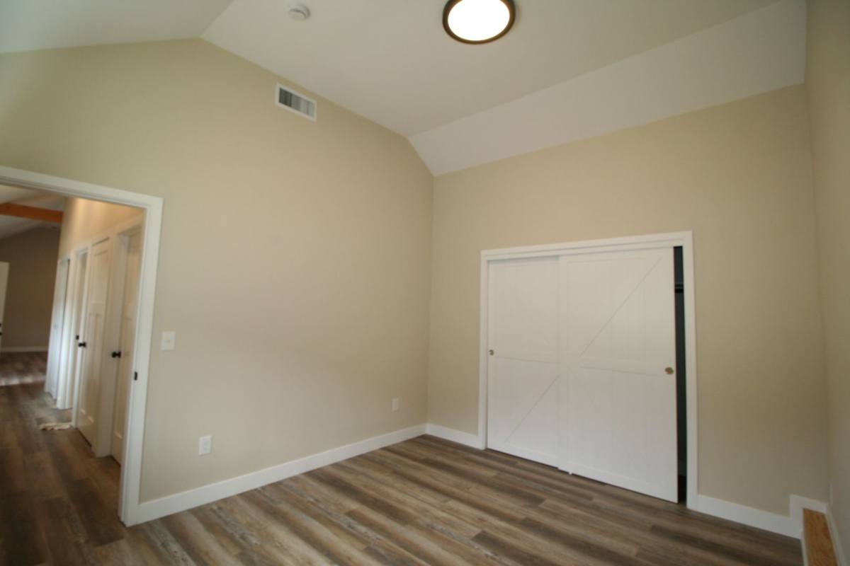 Apartment for rent at 965 NE Forest Lane, Cascade Locks, OR 97014