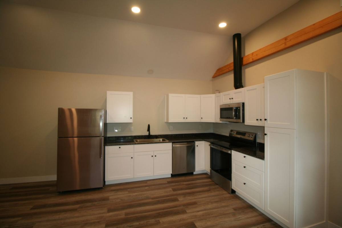 Apartment for rent at 965 NE Forest Lane, Cascade Locks, OR 97014