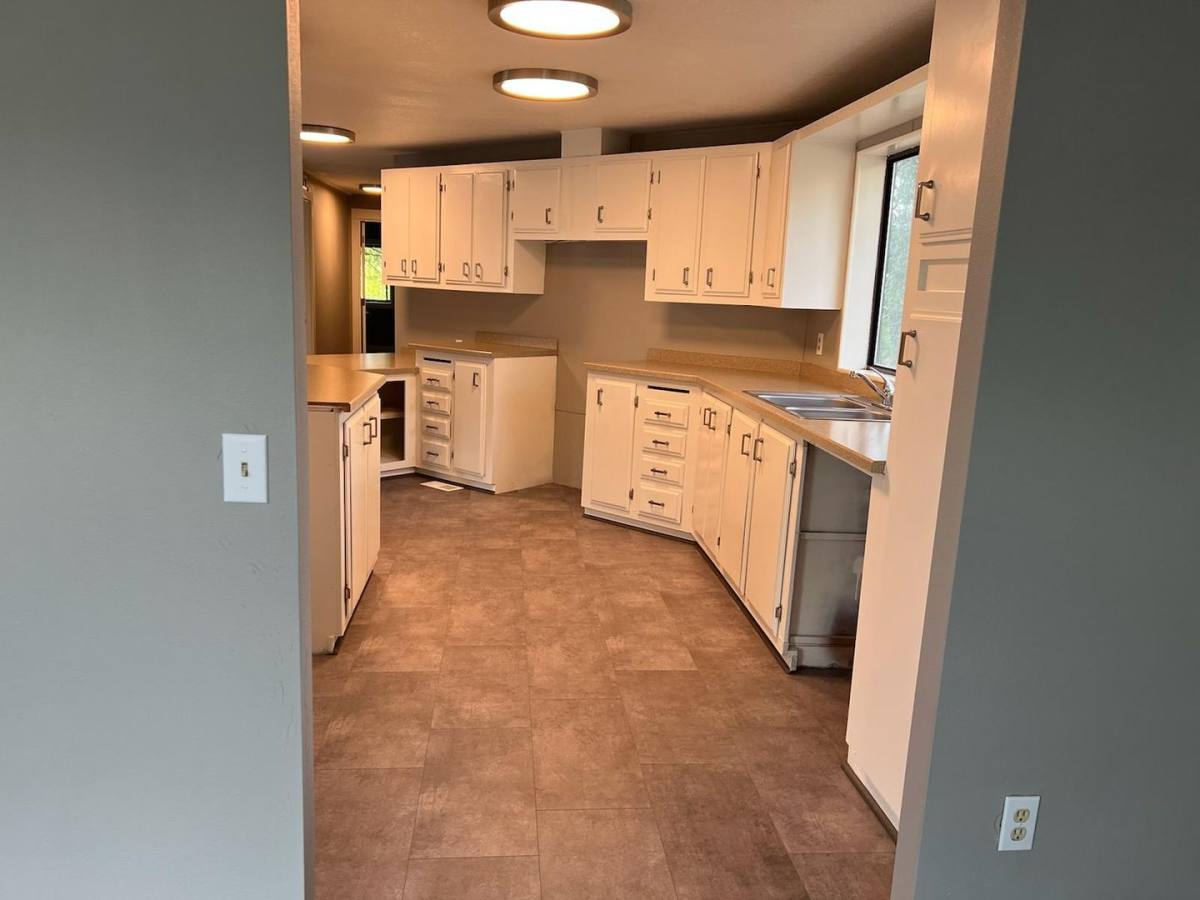Apartment for rent at 965 NE Forest Lane, Cascade Locks, OR 97014