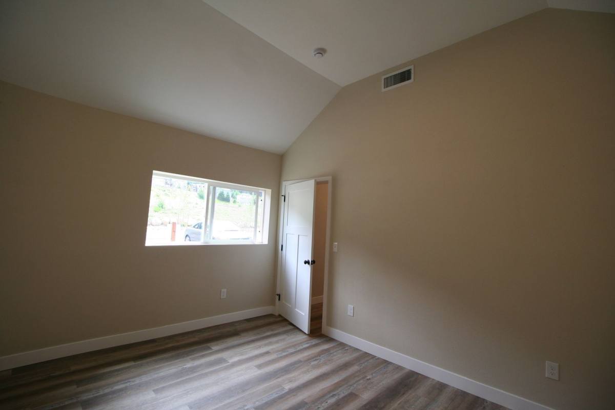 Apartment for rent at 965 NE Forest Lane, Cascade Locks, OR 97014
