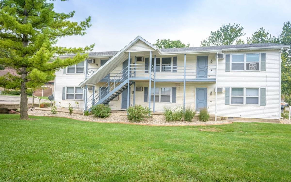 Apartment for rent at 309 W Springfield Ave, Urbana, IL 61801