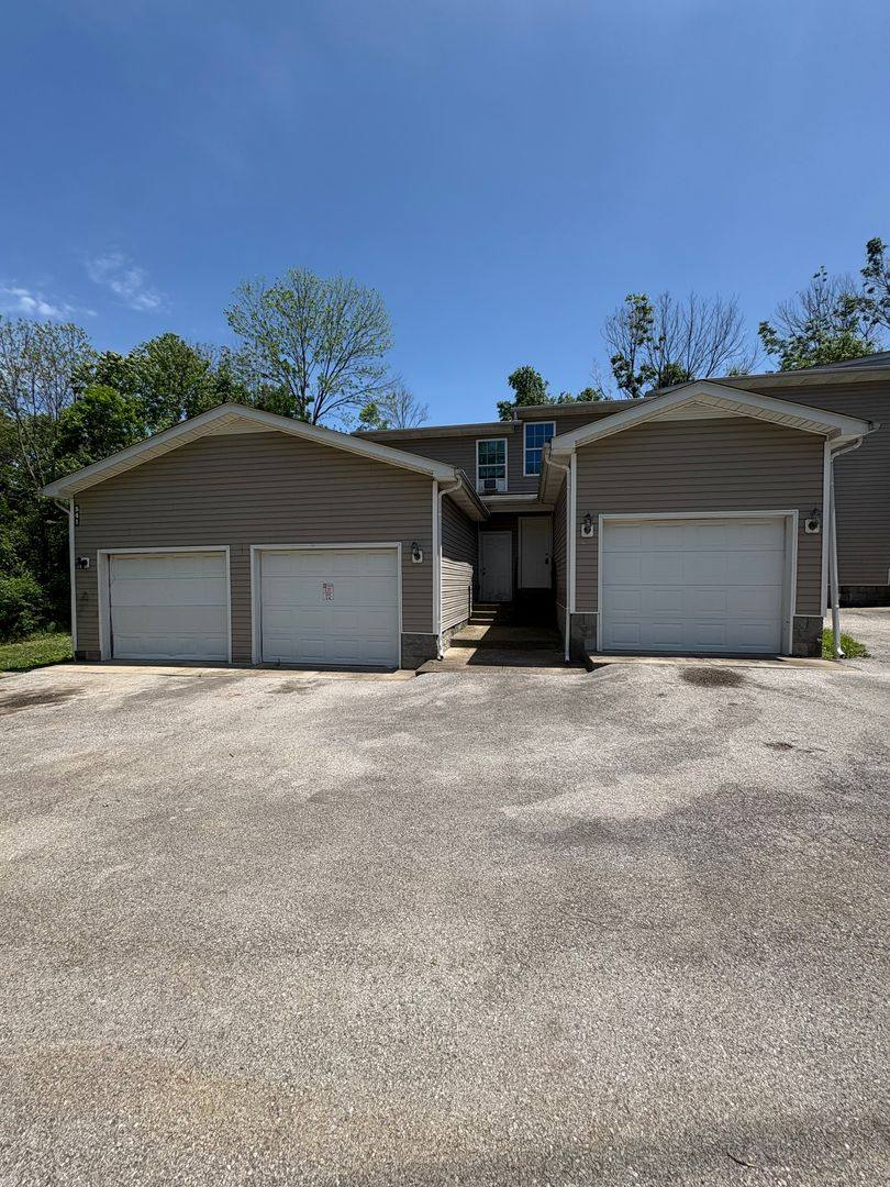 Apartment for rent at 541 McFadin Station St, Bowling Green, KY 42103