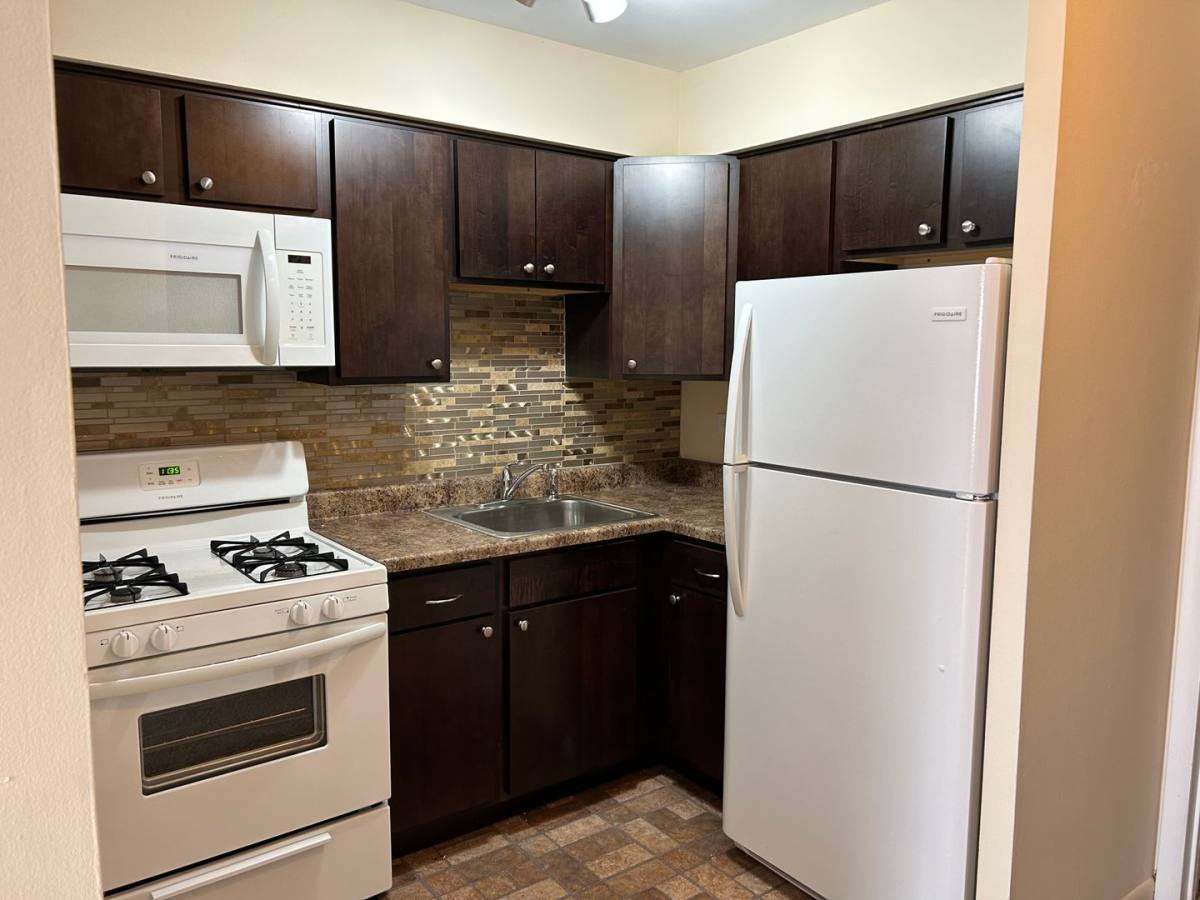 Apartment for rent at 820-880 N Milwaukee Ave, Libertyville, IL 60048