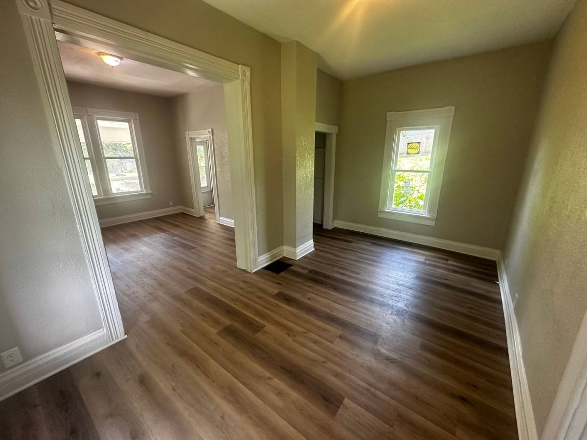 House for rent at 1413 Ridenbaugh St, Saint Joseph, MO 64501