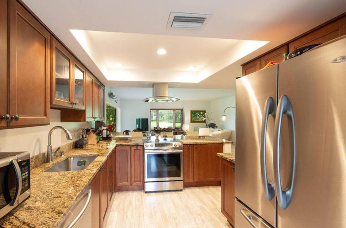 Apartment for rent at 13329 Polo Club Rd, Wellington, FL 33414