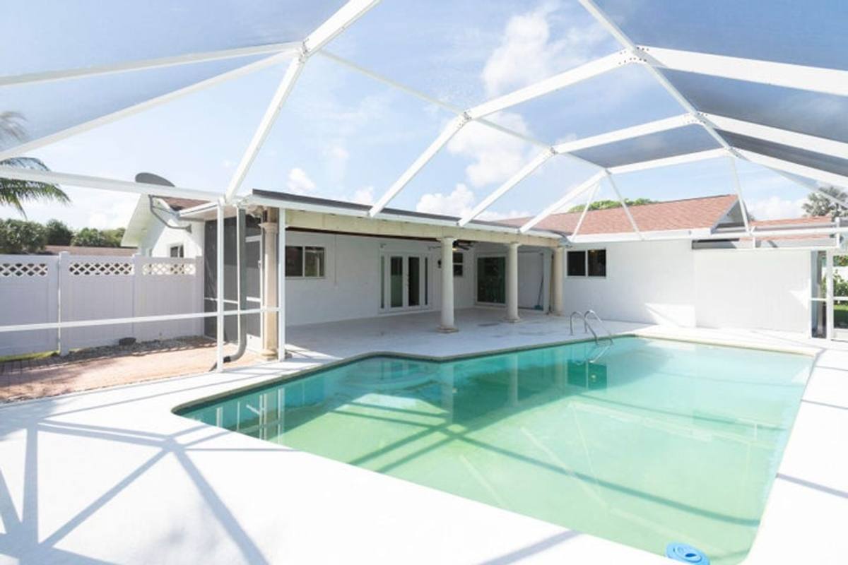 House for rent at 2289 Windsor Rd, Palm Beach Gardens, FL 33410