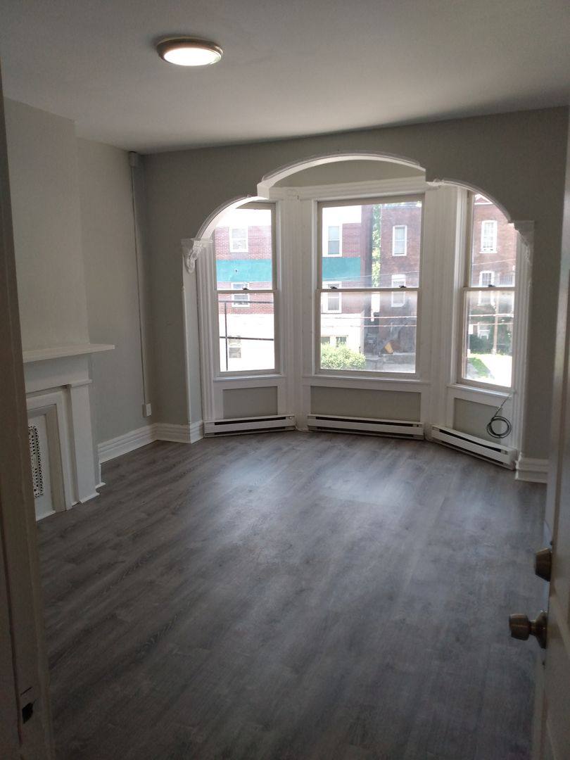 Apartment for rent at 7 Elberon Place, Albany, NY 12203