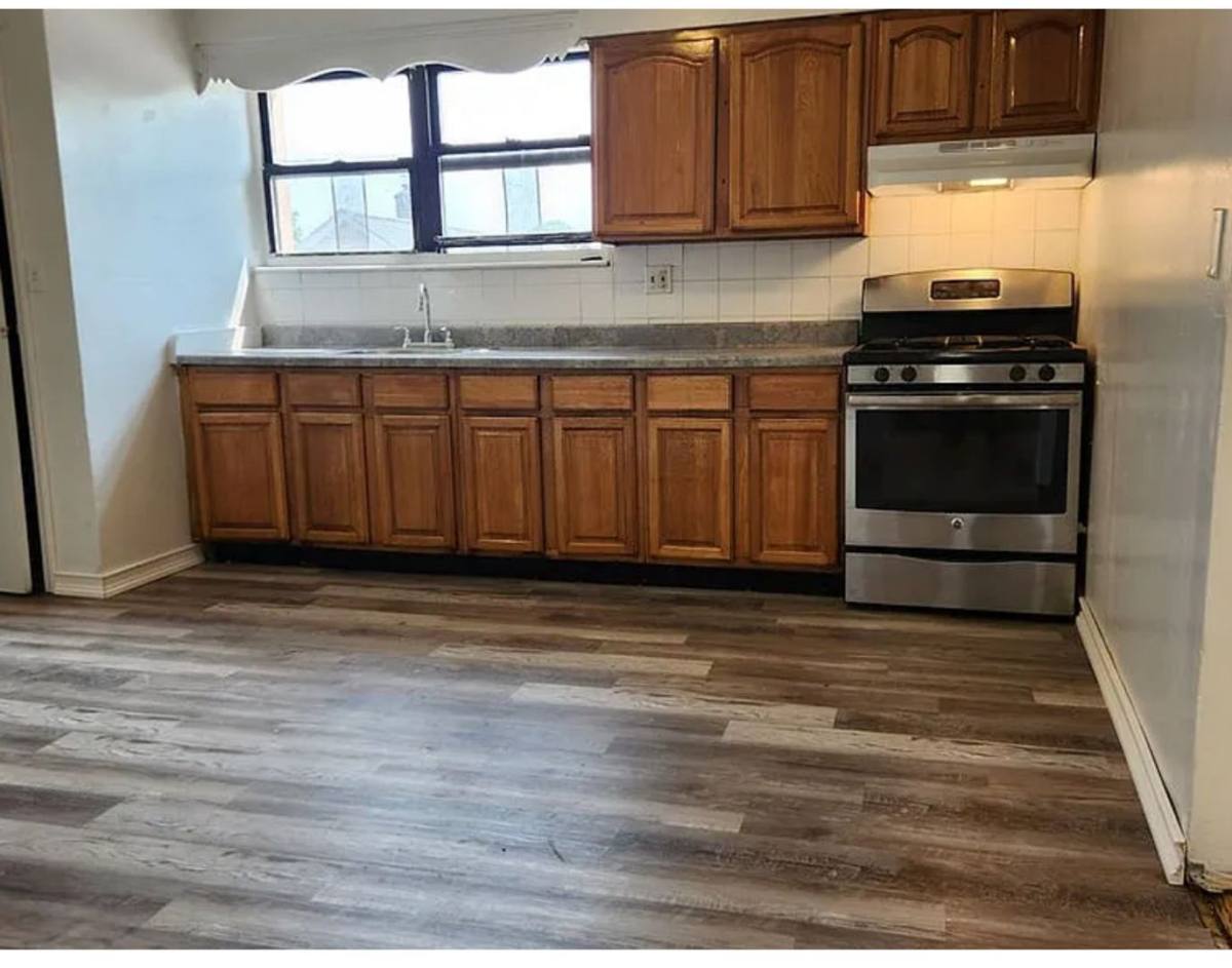 Apartment for rent at 1315 Grand Ave, Baldwin, NY 11510