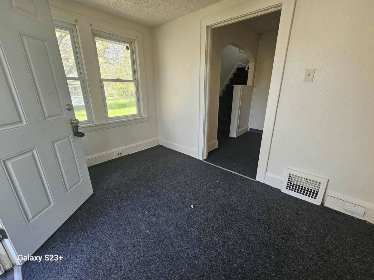 Apartment for rent at 669 Inman St, Akron, OH 44306