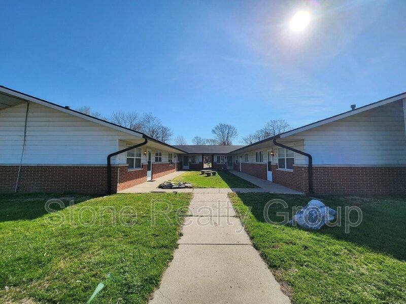 Apartment for rent at 676 Delaware Ave #28, Terre Haute, IN 47804