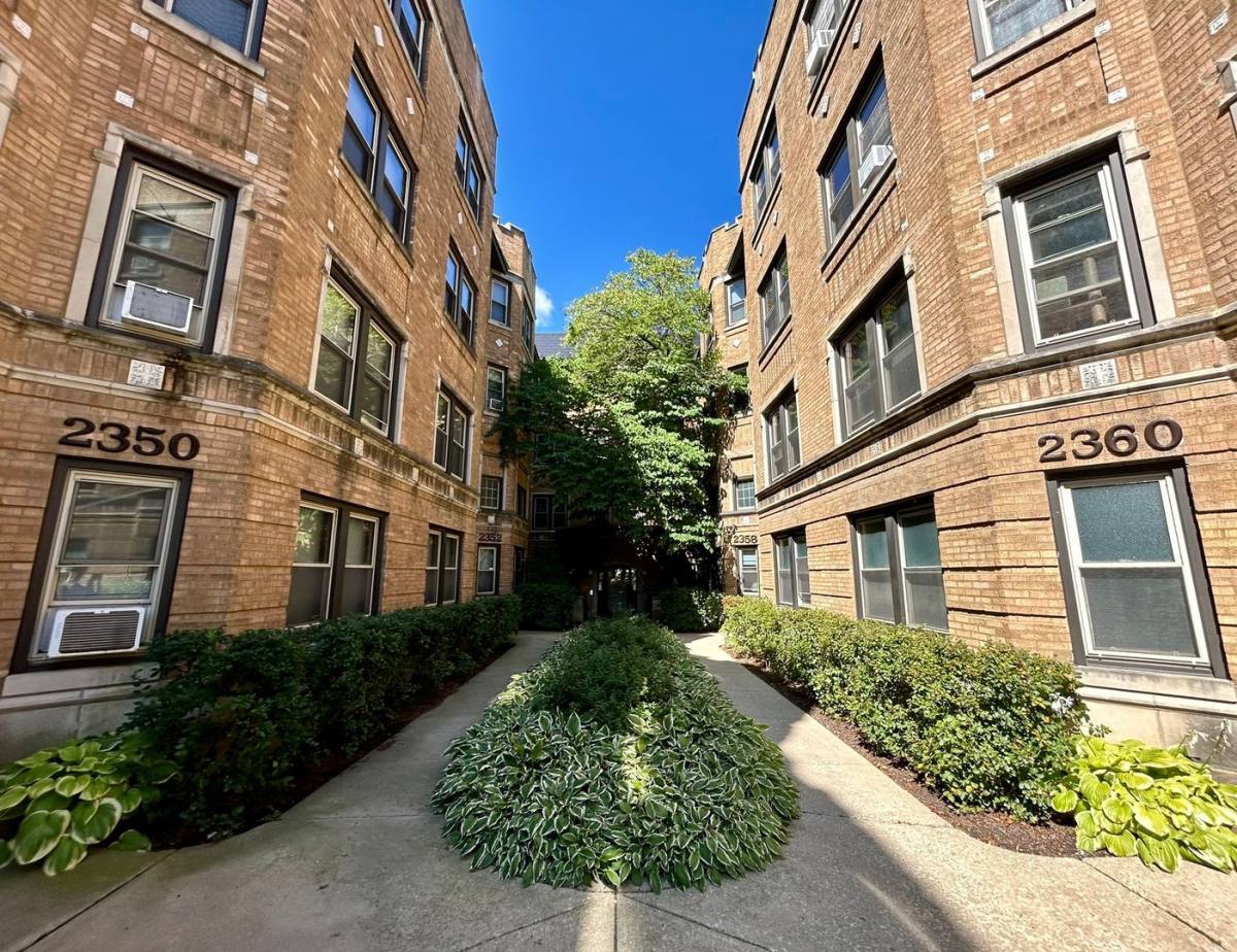 2339 N Geneva, Chicago, IL 60614