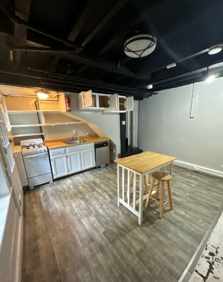 Apartment for rent at 2B Champney Place #1B, Boston, MA 02114