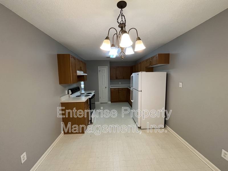 House for rent at 1096 Sunstar Dr, Cordova, TN 38018
