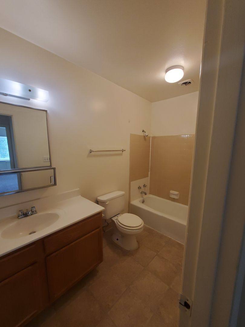 Apartment for rent at 1215 24th St Place, Moline, IL 61265