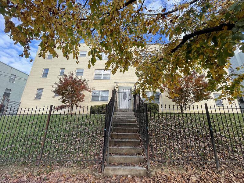 Apartment for rent at 4810 C St SE #102, Washington, DC 20019