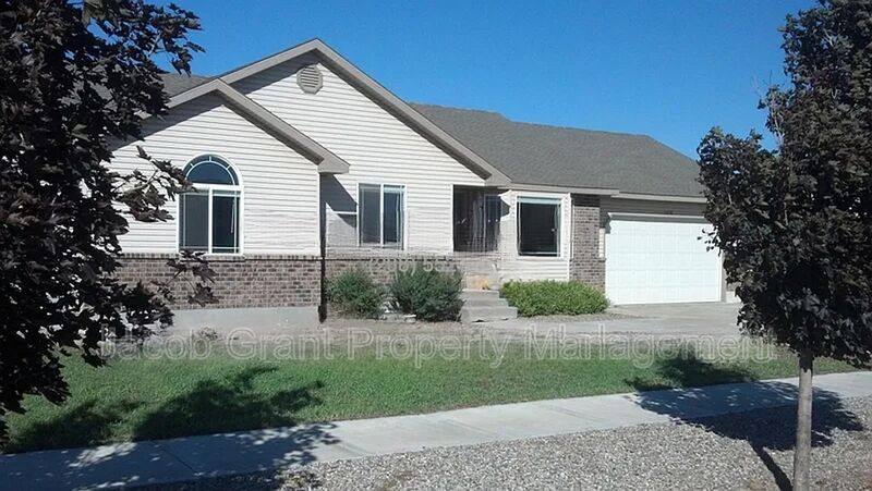 House for rent at 3314 Woodside Dr, Idaho Falls, ID 83401