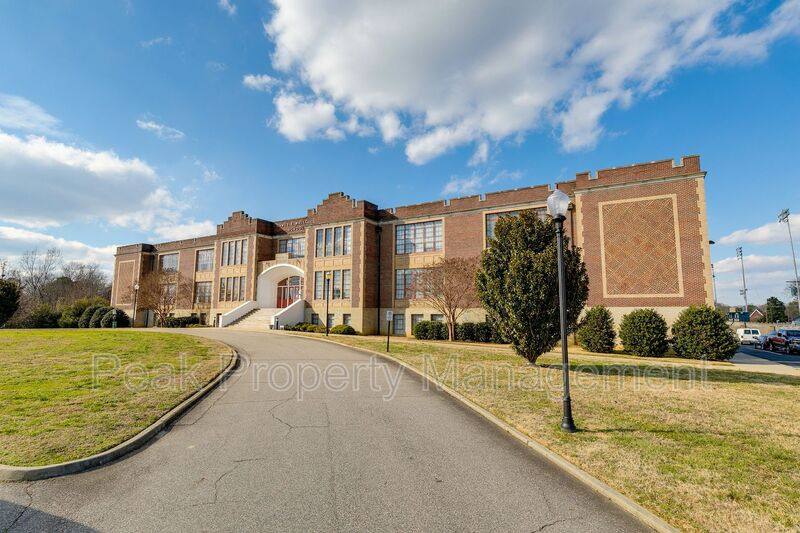 House for rent at 1201 W City Point Rd #101, Hopewell, VA 23860