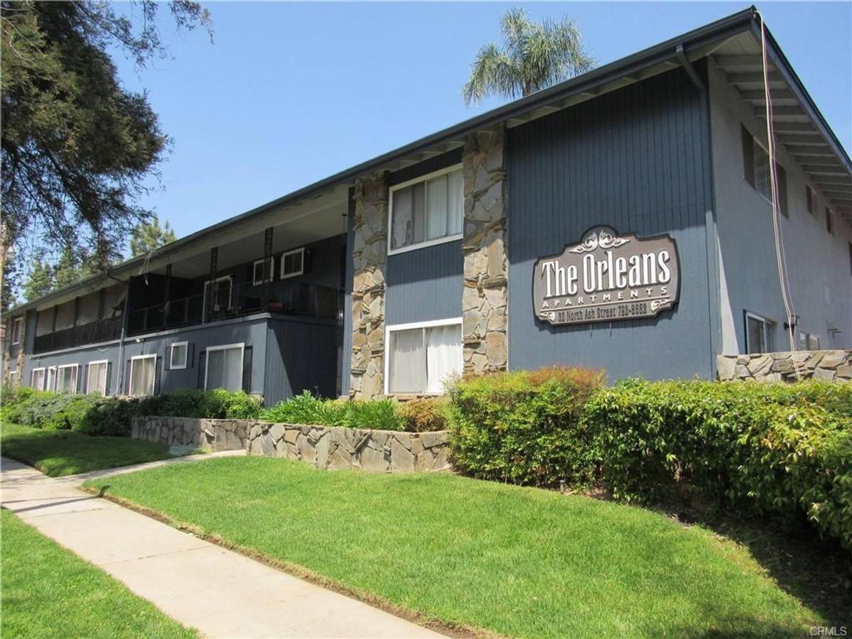 Townhouse for rent at 30 N Ash St, Redlands, CA 92373