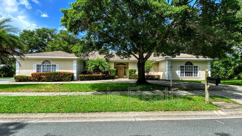 House for rent at 642 Weathersfield Dr, Dunedin, FL 34698