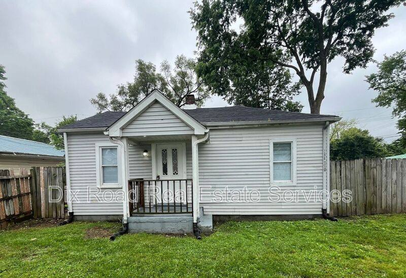 Apartment for rent at 702 Buena Ave, Middletown, OH 45044