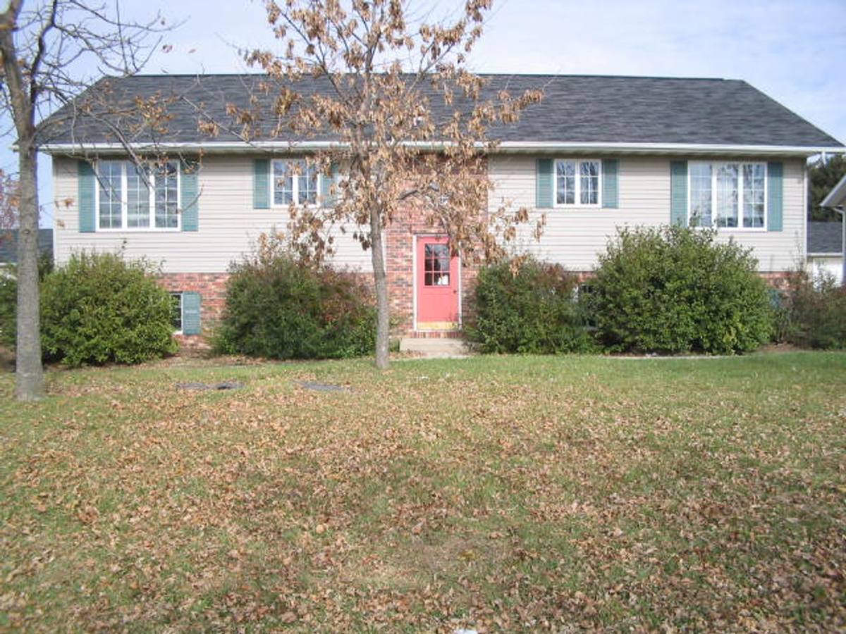 Apartment for rent at 401 Highway 30 SW, Mount Vernon, IA 52314