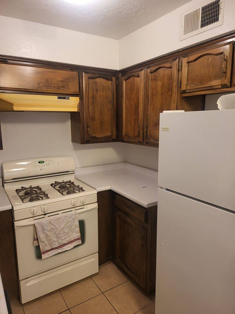 Apartment for rent at 12208 Candelaria Rd NE, Albuquerque, NM 87112
