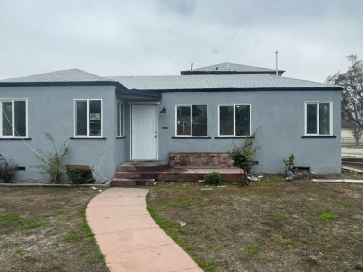 Apartment for rent at 623 Ann Arbor Dr, Bakersfield, CA 93308