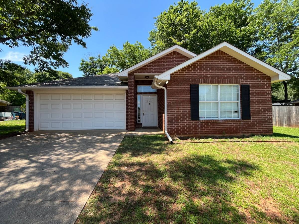 House for rent at 215 Willowbrook, Whitehouse, TX 75791