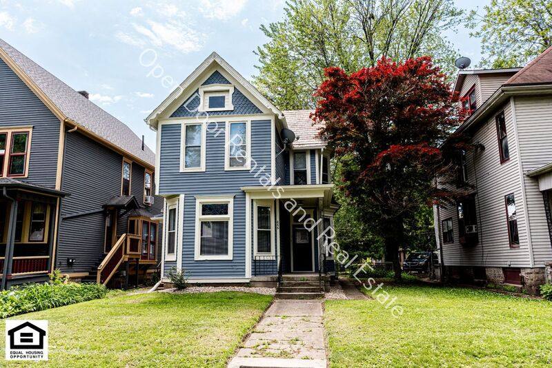 Apartment for rent at 846 1 2 Columbia Ave, Fort Wayne, IN 46805