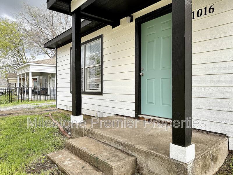 House for rent at 1016 W Crawford St, Denison, TX 75020