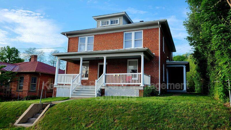 Apartment for rent at 204 W Peabody St #A, Fredericksburg, VA 22401