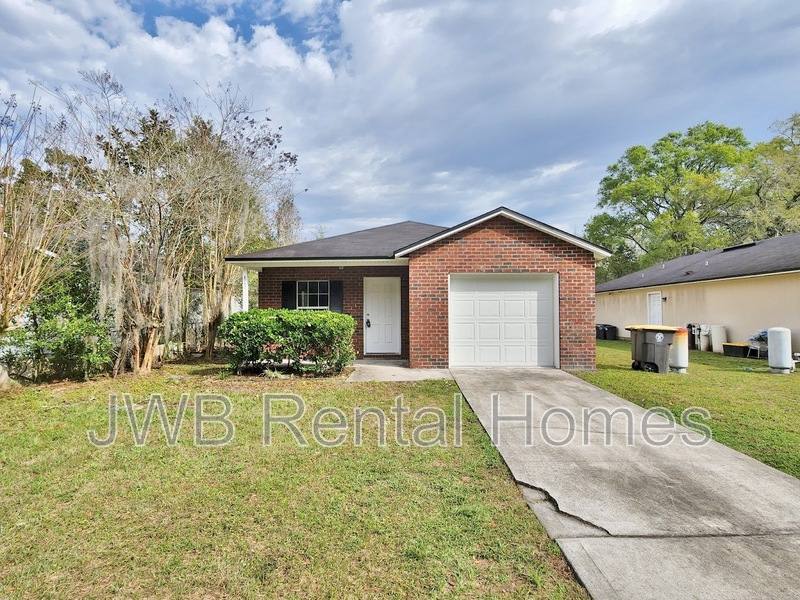 House for rent at 8247 Nussbaum Dr, Jacksonville, FL 32210