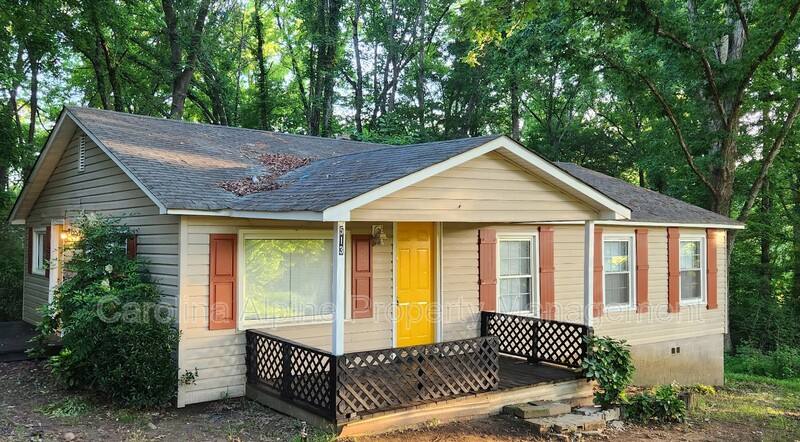 House for rent at 513 Buckle Bee Rd, Dallas, NC 28034