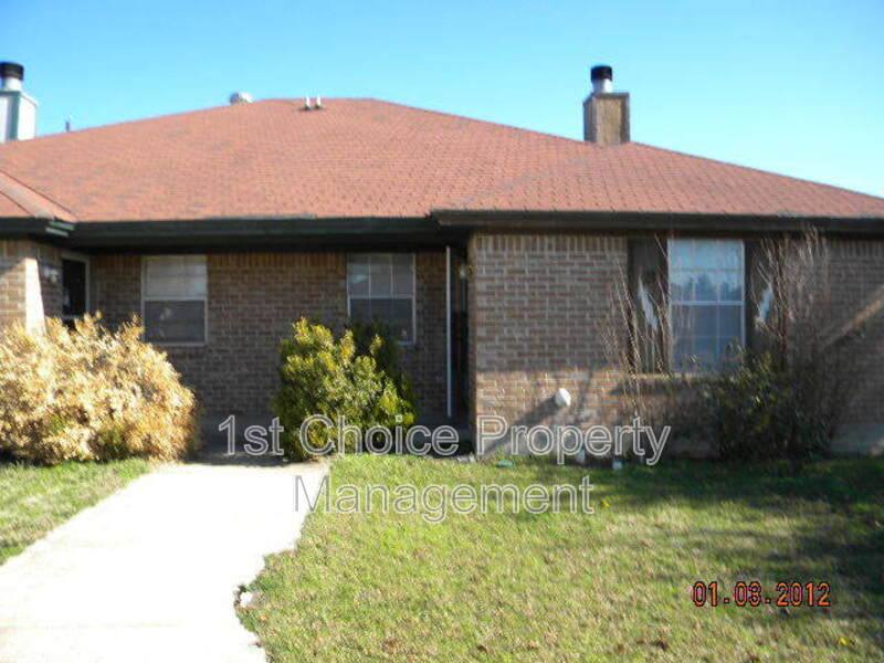 Apartment for rent at 996 S Meadow Circle, Keller, TX 76248